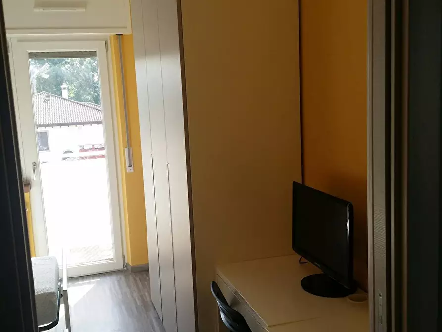 Immagine 4 di Camera condivisa in affitto  in Via Pola a Udine