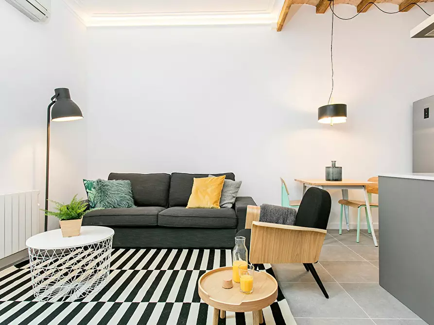 Immagine 1 di Appartamento in affitto  in Carrer de Sepúlveda a Barcelona