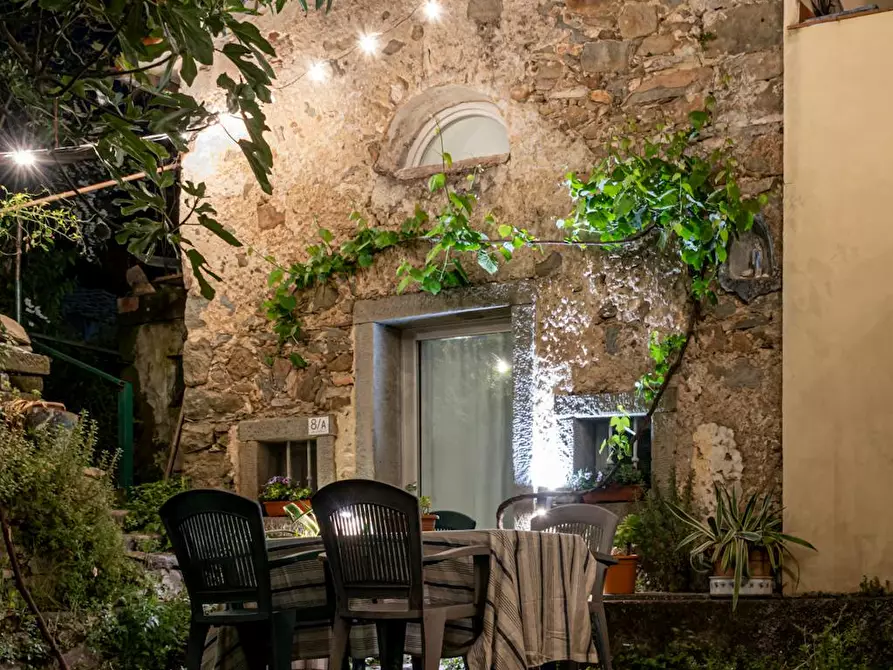 Immagine 1 di Casa indipendente in affitto  in Via della Chiesa a La Spezia