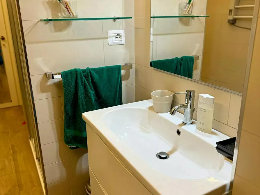 Immagine 8 di Appartamento in affitto  in Via Bari a Roma