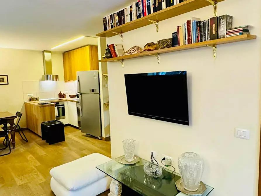 Immagine 2 di Appartamento in affitto  in Via Bari a Roma