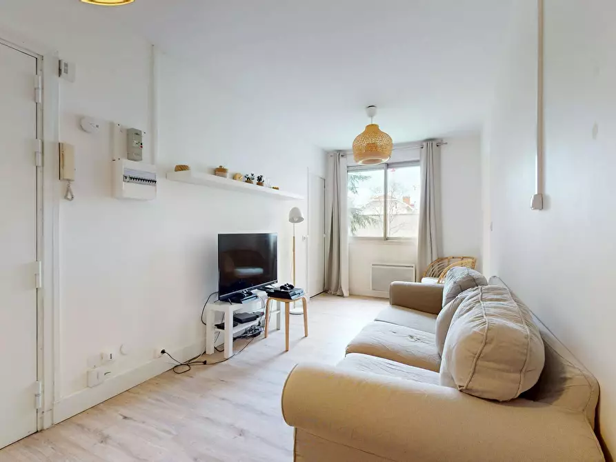 Immagine 8 di Camera in affitto  in Route de Genas a Villeurbanne