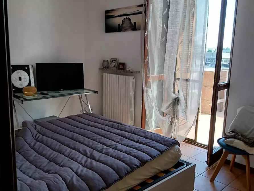 Immagine 1 di Camera in affitto  in Via Sandro Pertini a Casorate Primo