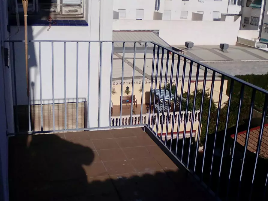 Immagine 3 di Camera in affitto  in Calle Segura a Alicante/Alacant