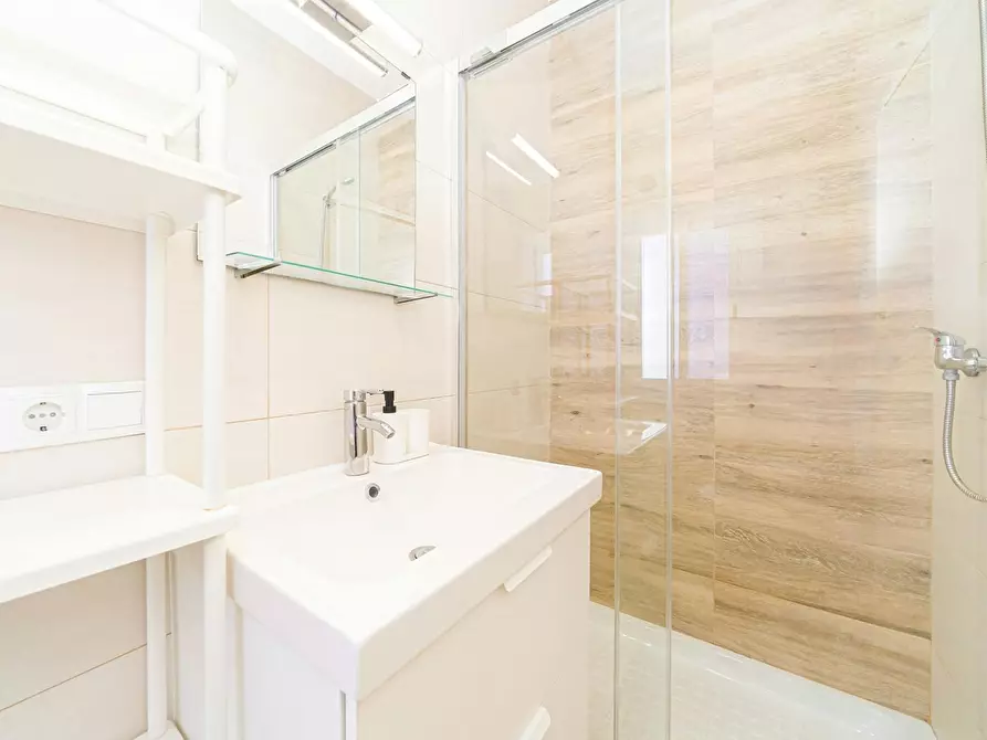 Immagine 3 di Camera in affitto  in Calle de Crevillente a Alicante/Alacant