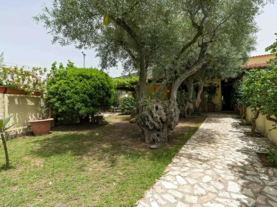 Immagine 1 di Casa indipendente in affitto  in Viale del Bosco a Guasila