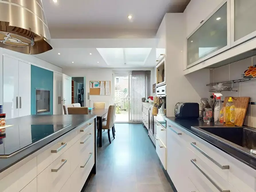 Immagine 9 di Casa indipendente in affitto  in Rue Jean-Jacques Rousseau a Lille