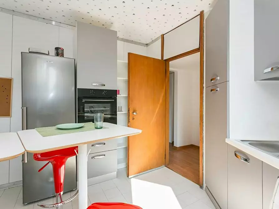 Immagine 7 di Camera in affitto  in Via Gavirate a Milano