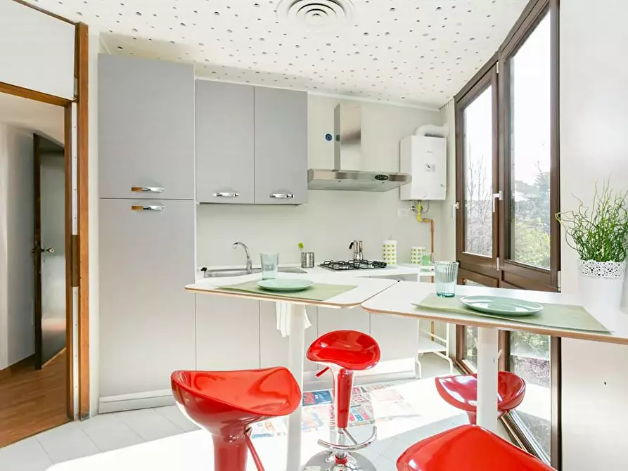 Immagine 5 di Camera in affitto  in Via Gavirate a Milano