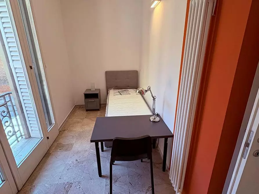 Immagine 1 di Camera in affitto  in Via Ugo Bassi a Bologna