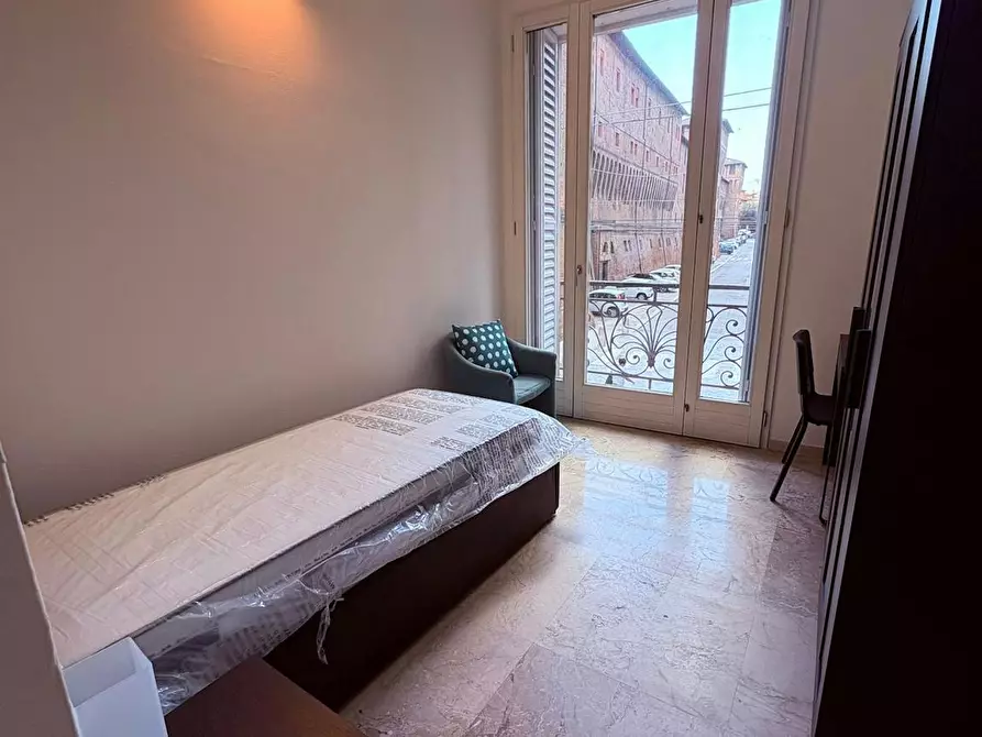 Immagine 6 di Camera in affitto  in Via Ugo Bassi a Bologna