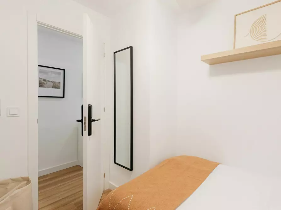 Immagine 4 di Camera in affitto  in Avinguda del Primat Reig a Valencia