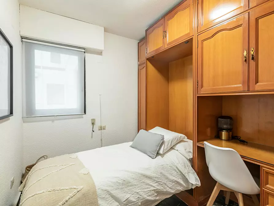 Immagine 1 di Camera in affitto  in Carrer de Guillem de Castro a Valencia