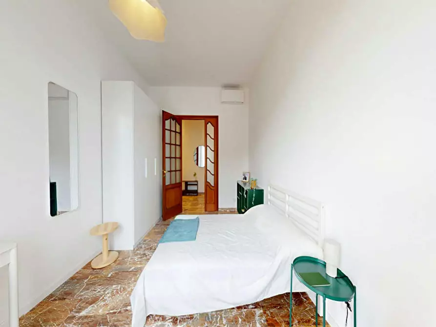 Immagine 3 di Camera in affitto  in Via San Martino a Milano