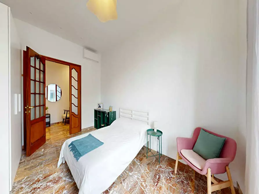 Immagine 4 di Camera in affitto  in Via San Martino a Milano