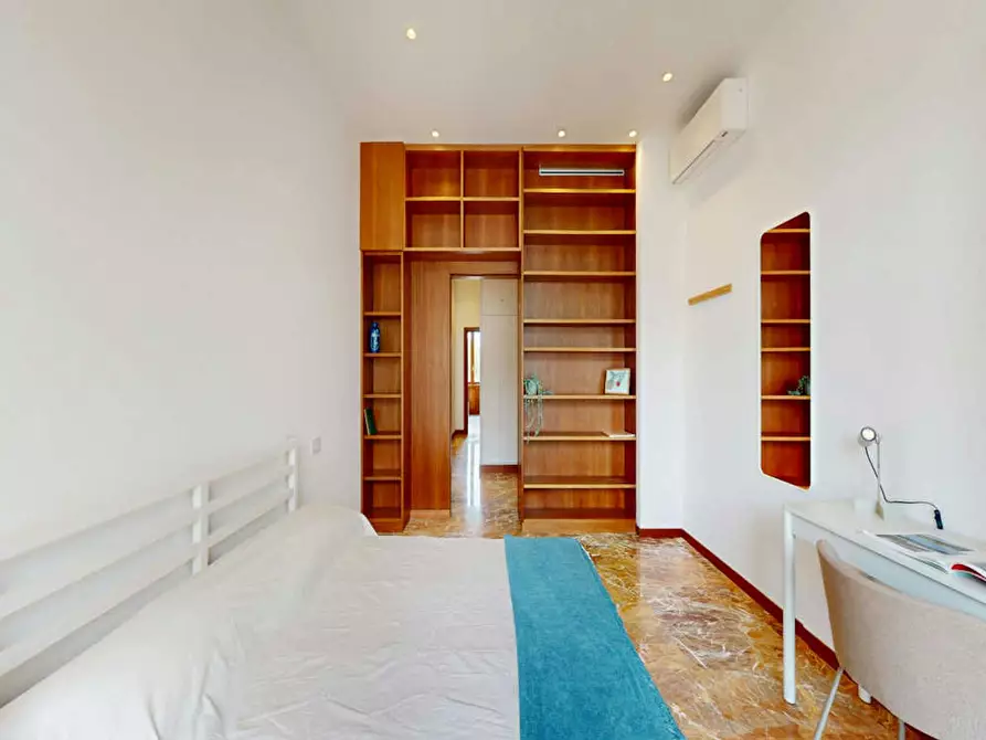 Immagine 5 di Camera in affitto  in Via San Martino a Milano