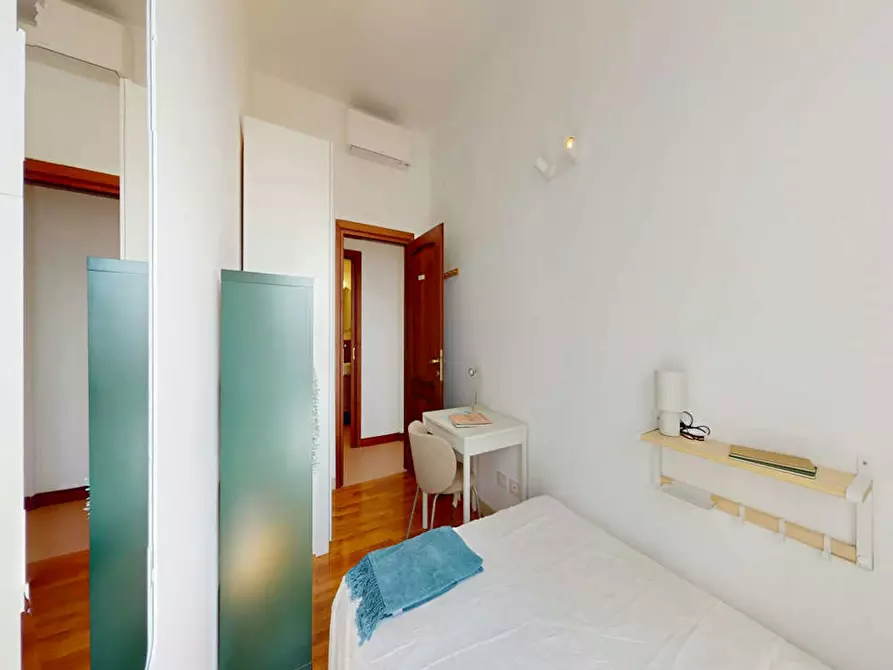 Immagine 2 di Camera in affitto  in Via San Martino a Milano