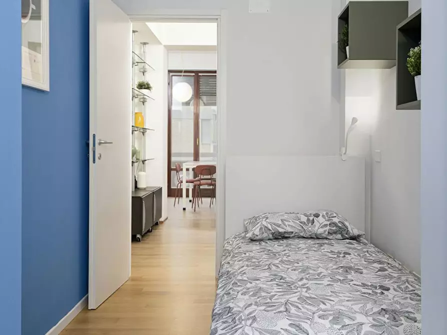 Immagine 4 di Camera in affitto  in Viale Francesco Redi a Firenze