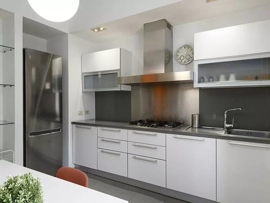 Immagine 8 di Camera in affitto  in Viale Francesco Redi a Firenze