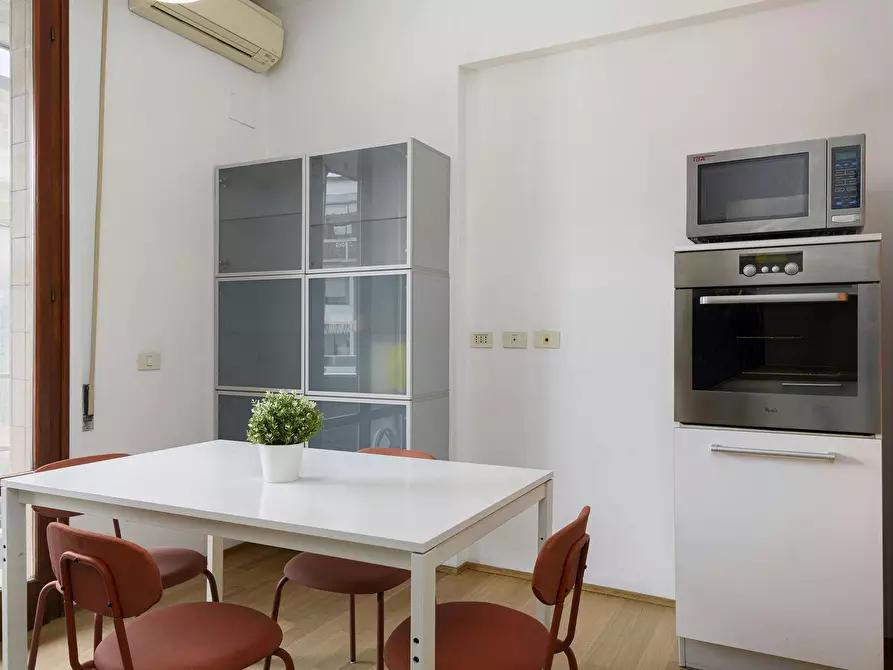 Immagine 6 di Camera in affitto  in Viale Francesco Redi a Firenze