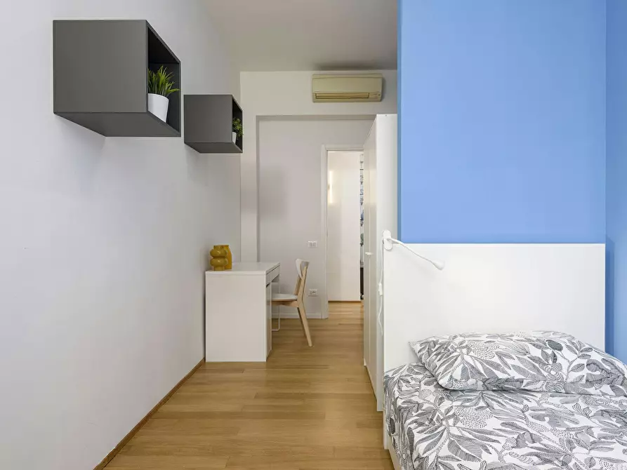 Immagine 1 di Camera in affitto  in Viale Francesco Redi a Firenze