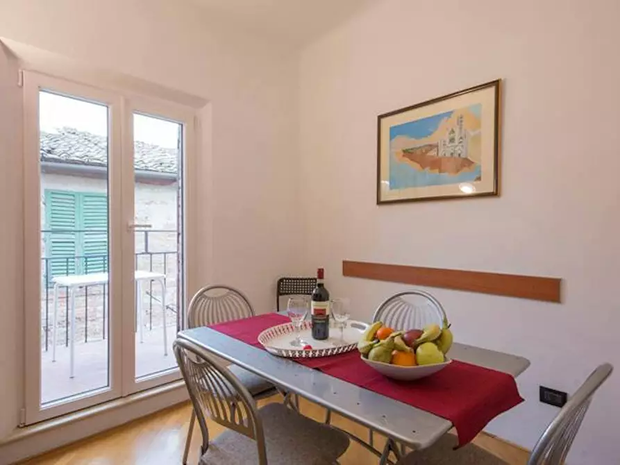 Immagine 3 di Camera in affitto  in Via San Quirico a Siena