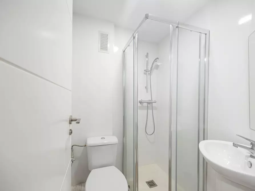 Immagine 9 di Camera in affitto  in Avinguda de la Plata a Valencia