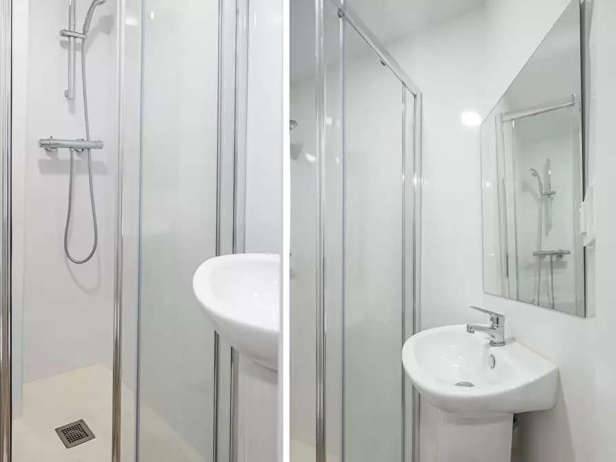 Immagine 10 di Camera in affitto  in Avinguda de la Plata a Valencia