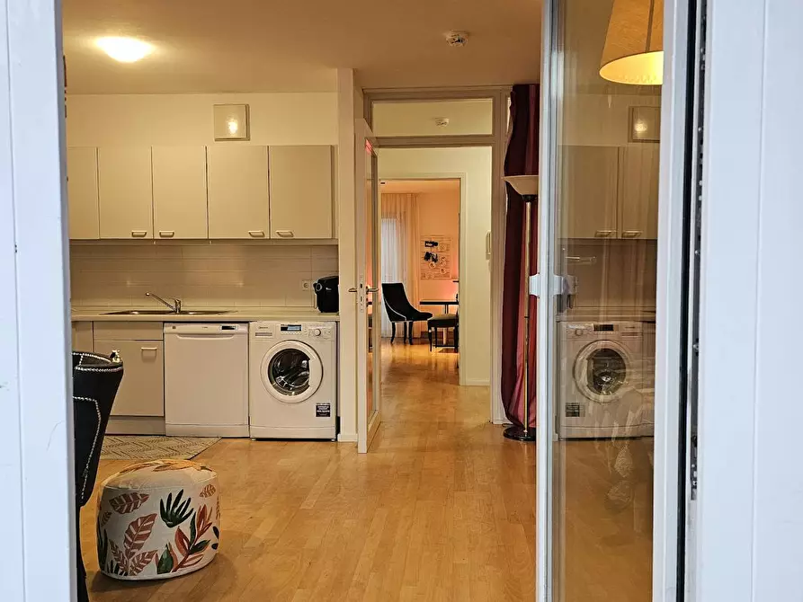 Immagine 1 di Appartamento in affitto  in Kantstraße a Berlin