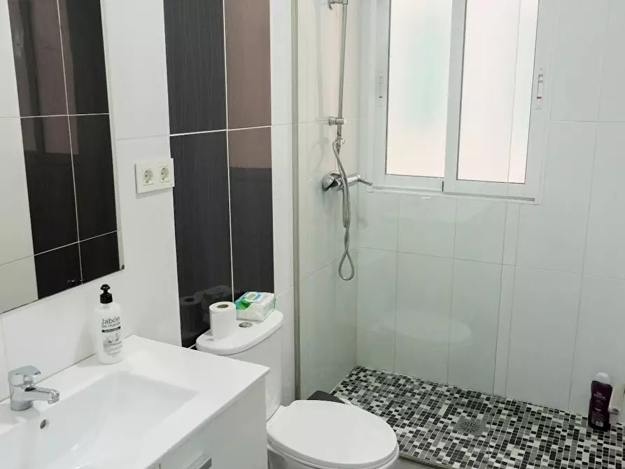 Immagine 9 di Camera in affitto  in Calle del Médico Pascual Pérez a Alicante/Alacant