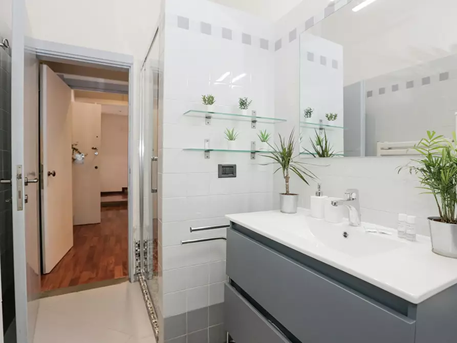 Immagine 8 di Appartamento in affitto  in Lungarno Francesco Ferrucci a Firenze