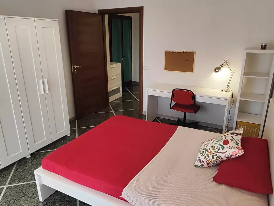 Immagine 2 di Camera in affitto  in Viale Fratelli Rosselli a Firenze