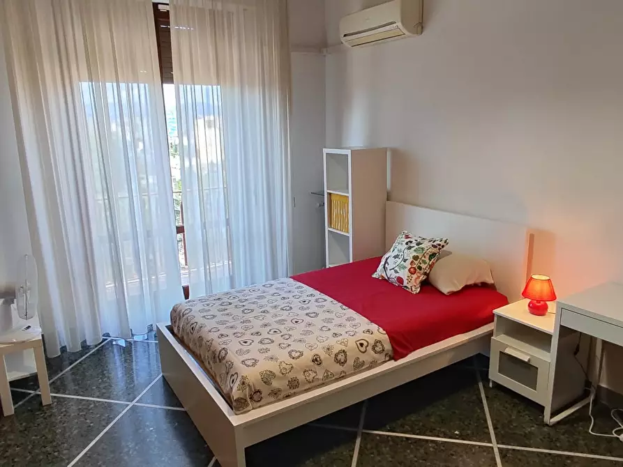 Immagine 1 di Camera in affitto  in Viale Fratelli Rosselli a Firenze