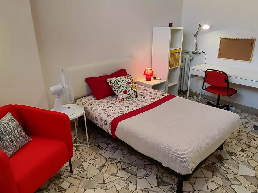 Immagine 1 di Camera in affitto  in Viale Fratelli Rosselli a Firenze