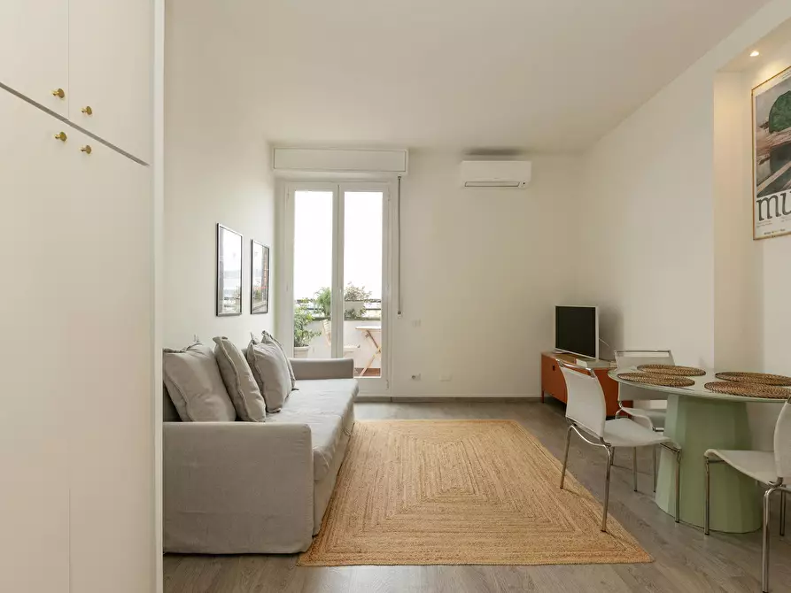 Immagine 2 di Appartamento in affitto  in Viale Isonzo a Milano