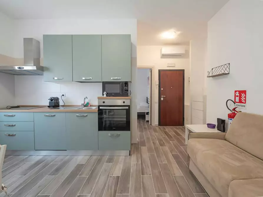 Immagine 4 di Appartamento in affitto  in Via Gressoney a Milano