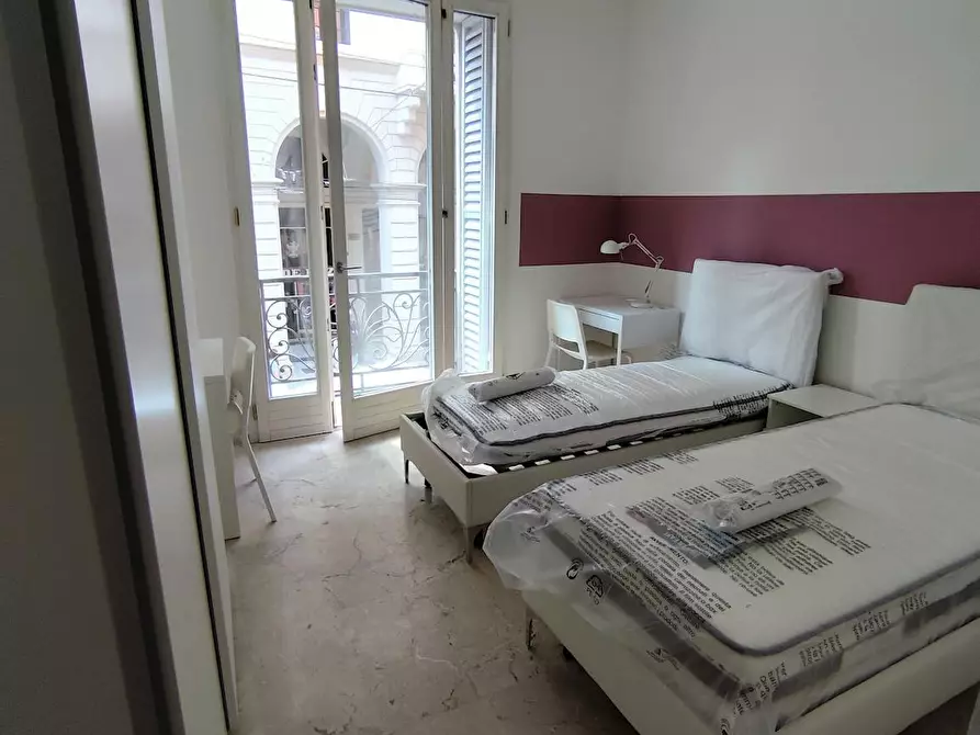 Immagine 1 di Camera condivisa in affitto  in Via Ugo Bassi a Bologna