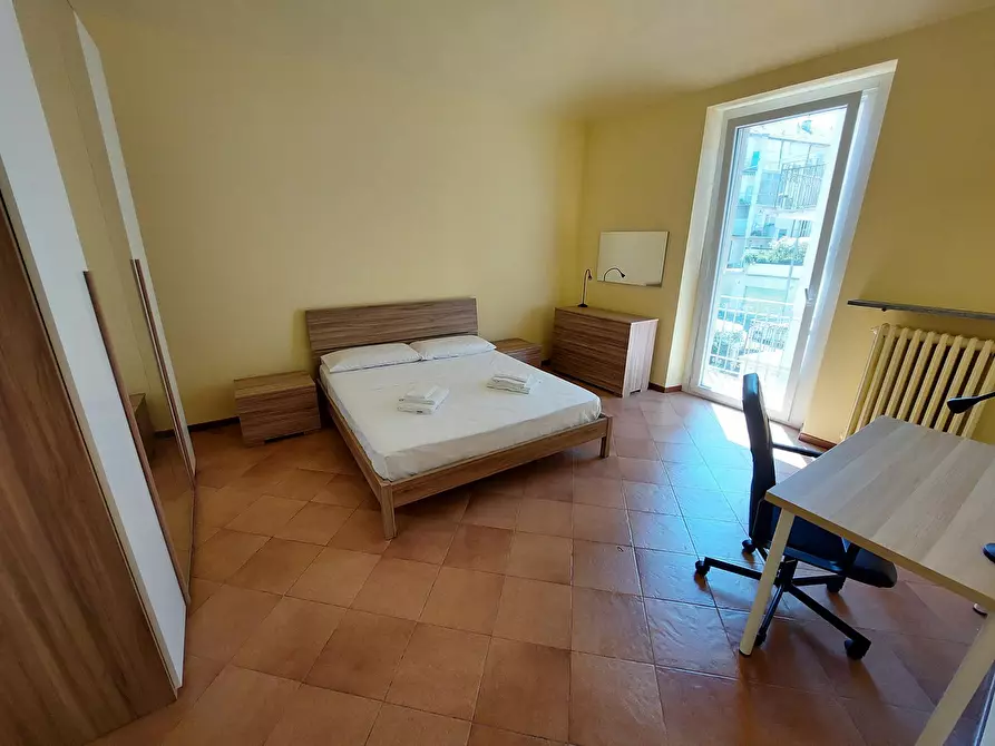 Immagine 1 di Camera in affitto  in Via Montemagno a Torino