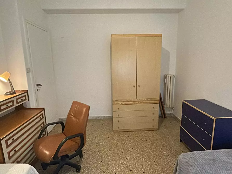 Immagine 3 di Camera condivisa in affitto  in Via Gian Luca Squarcialupo a Roma