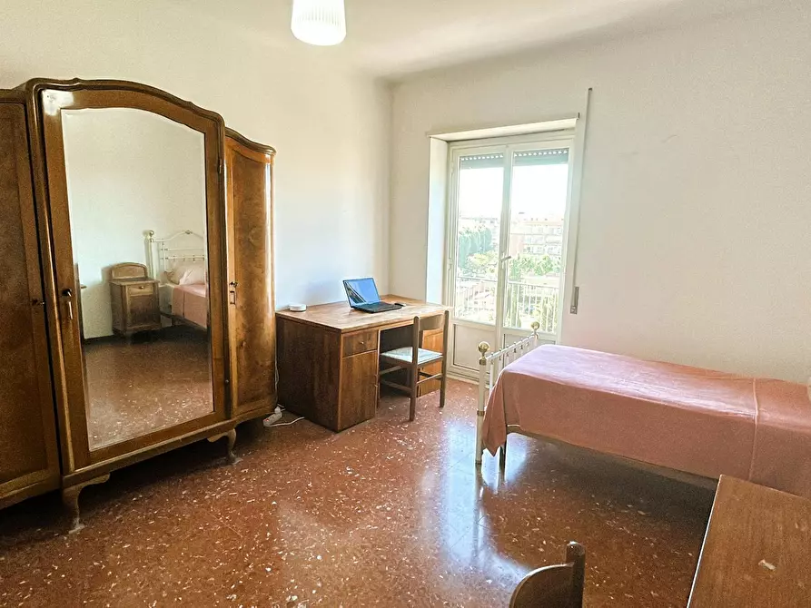 Immagine 9 di Camera condivisa in affitto  in Via Prenestina a Roma
