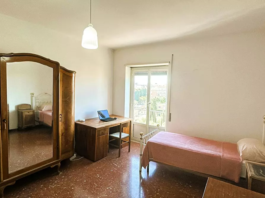 Immagine 10 di Camera condivisa in affitto  in Via Prenestina a Roma