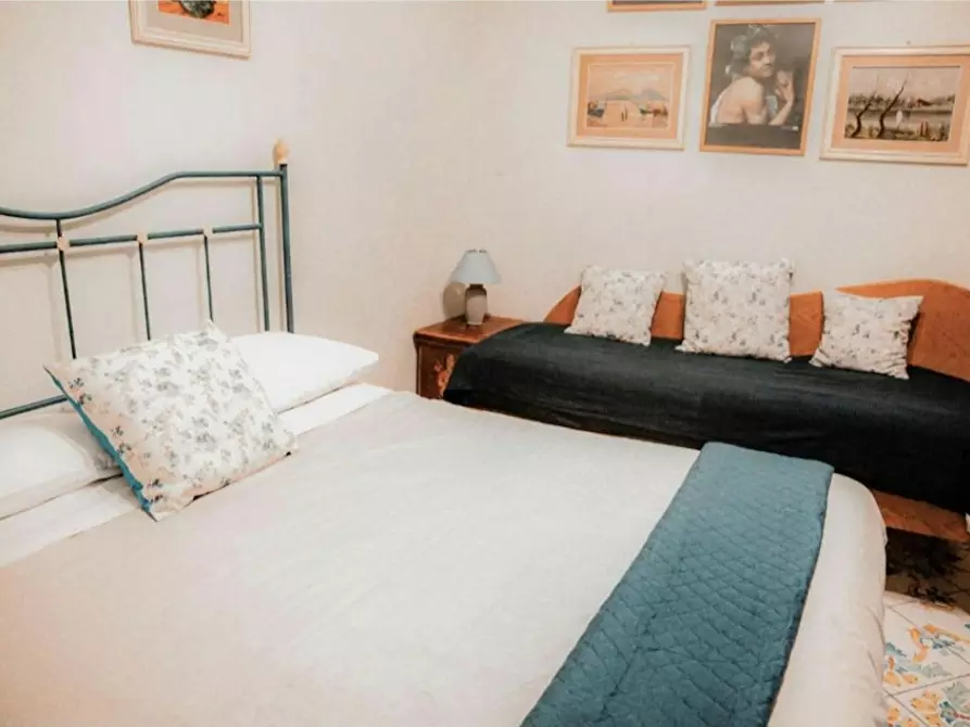 Immagine 7 di Camera in affitto  in Via Salvator Rosa a Napoli