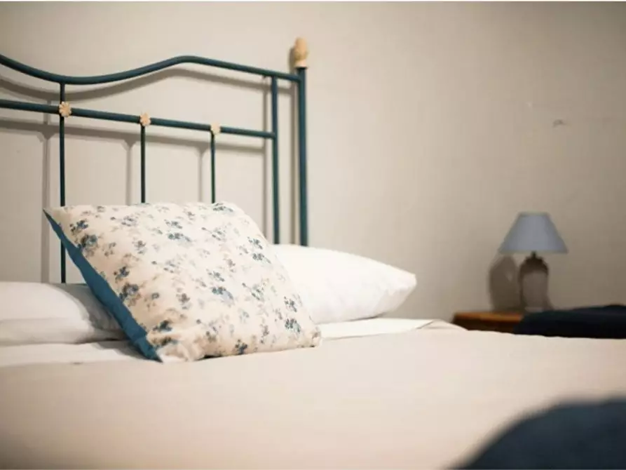 Immagine 1 di Camera in affitto  in Via Salvator Rosa a Napoli