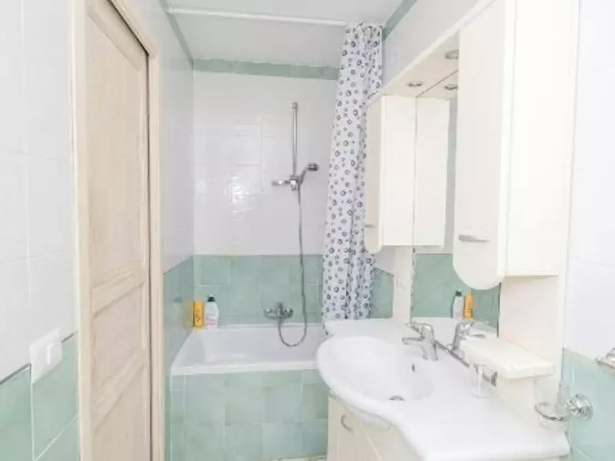 Immagine 5 di Camera in affitto  in Via Salvator Rosa a Napoli