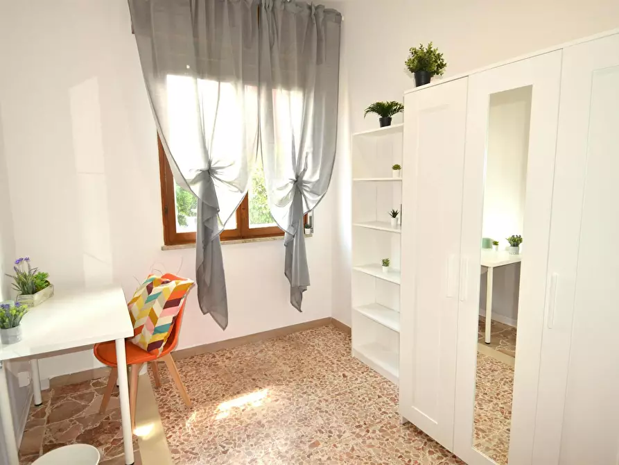 Immagine 3 di Camera in affitto  in Via Barbato Zanoni a Modena