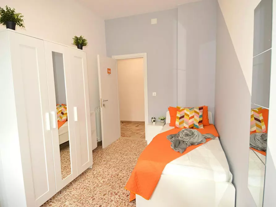 Immagine 2 di Camera in affitto  in Via Barbato Zanoni a Modena