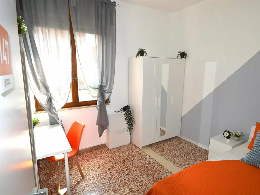 Immagine 3 di Camera in affitto  in Via Barbato Zanoni a Modena