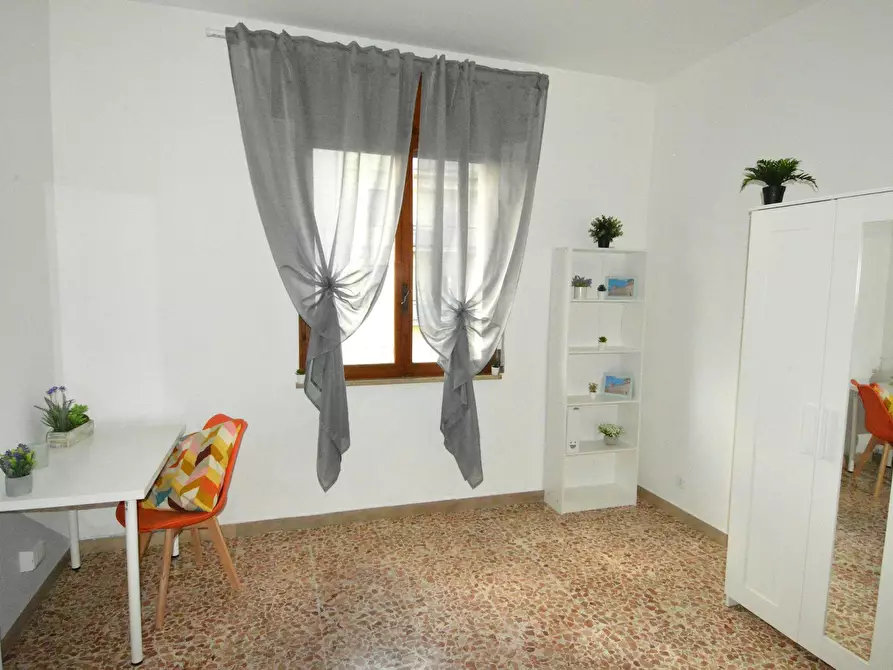Immagine 5 di Camera in affitto  in Via Barbato Zanoni a Modena