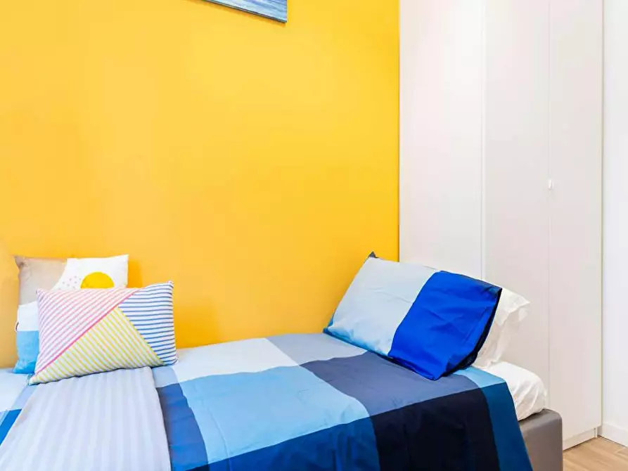 Immagine 1 di Camera in affitto  in Viale Alfredo Oriani a Bologna