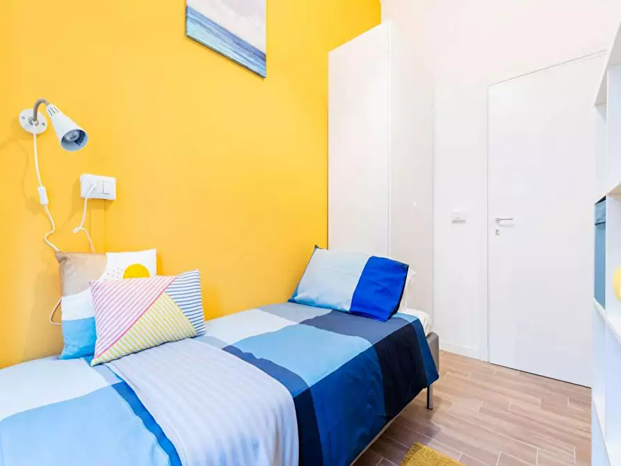 Immagine 3 di Camera in affitto  in Viale Alfredo Oriani a Bologna